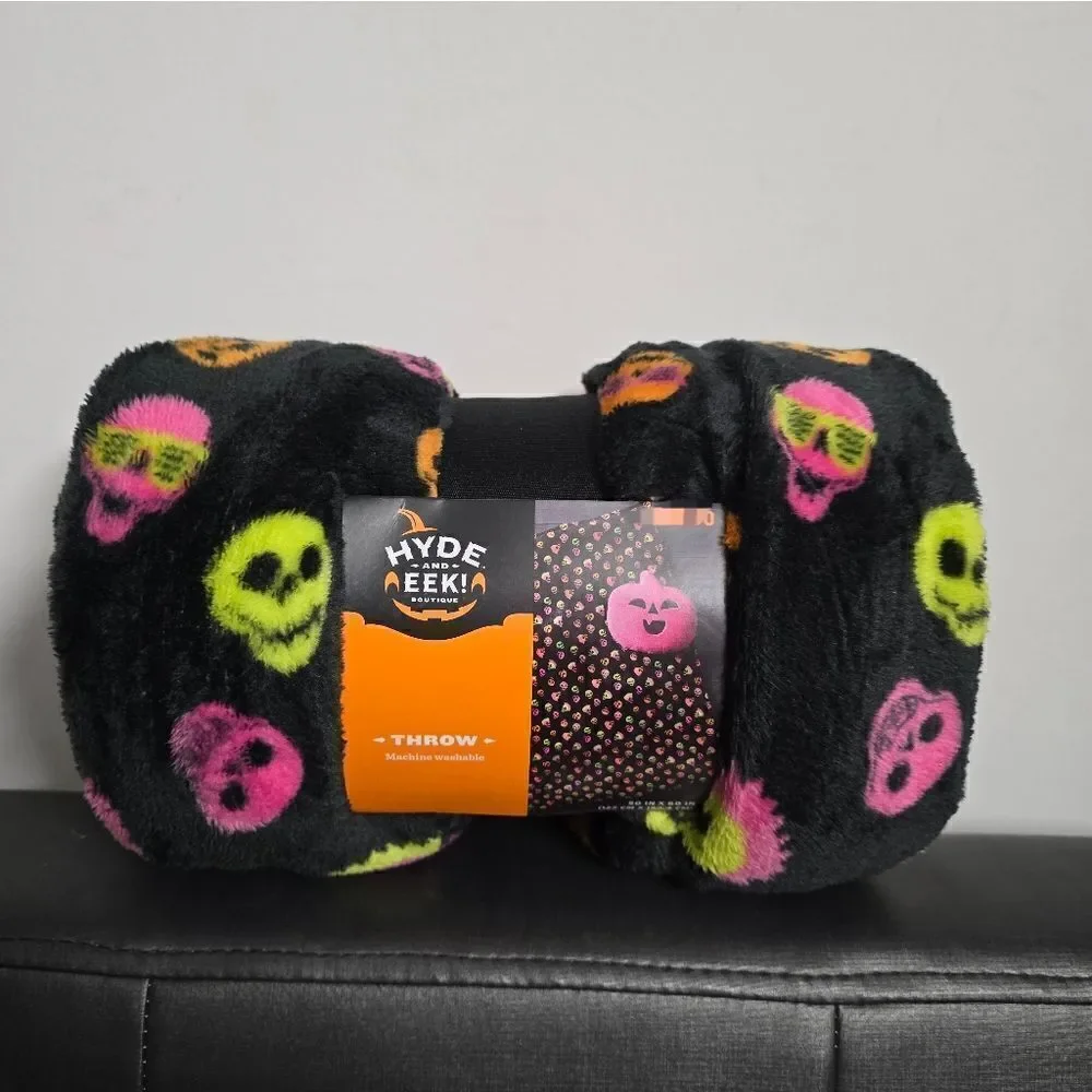 Skull Printed Plush Halloween Throw Blanket Black - Hyde & EEK! Boutique